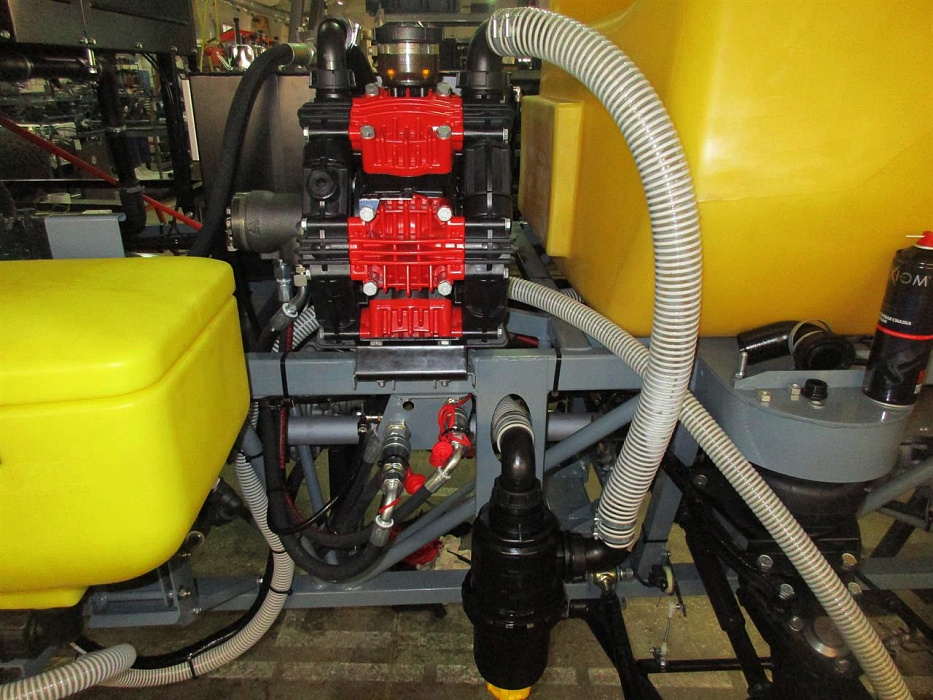 The chemical pump ensures a stable and uniform supply of substances from the tank to the dispenser